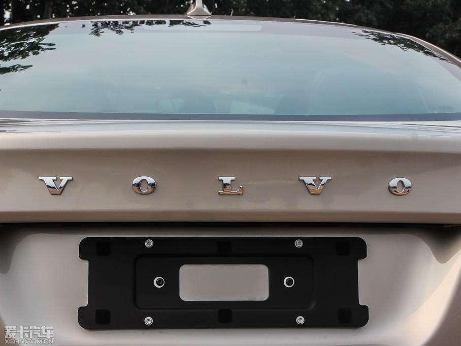 2014���֠���S60(�M��) 2.0T T5 ���Ű�