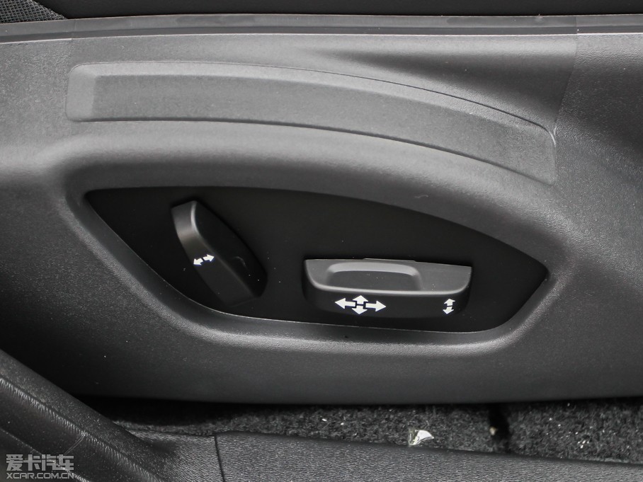 2014���֠���S60(�M��) 2.0T T5 ���Ű�