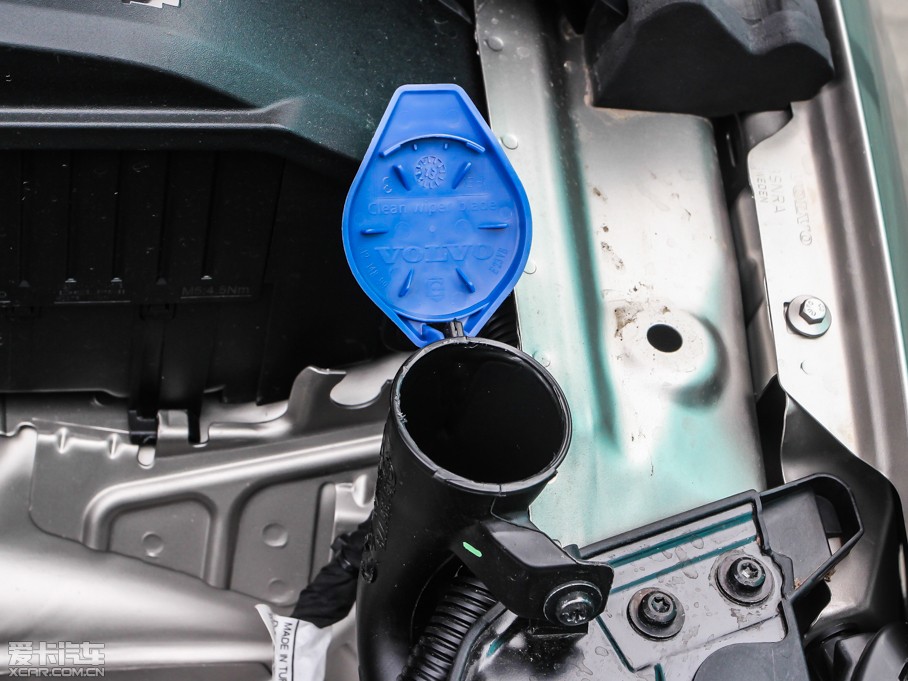 2014���֠���S60(�M��) 2.0T T5 ���Ű�