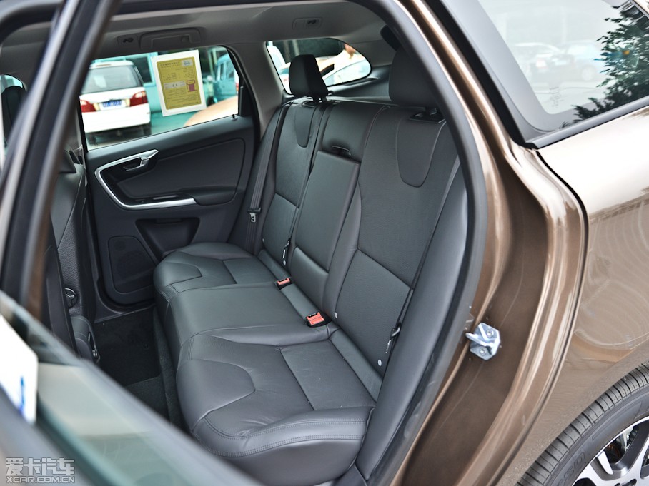 2014款沃尔沃xc60(进口)2.0t t5智逸版