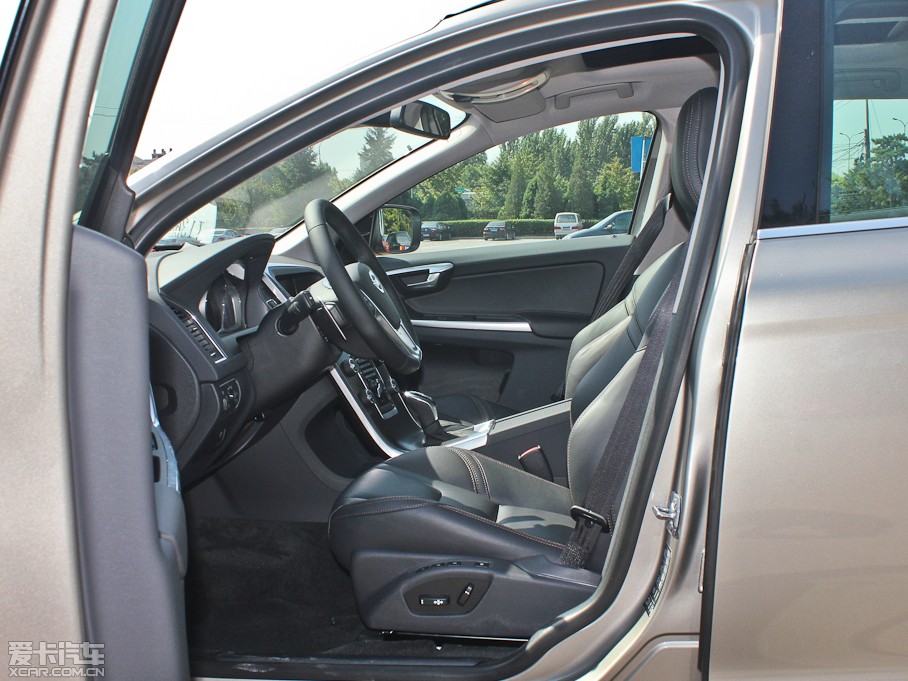 2014֠XC60(M) 3.0T T6ݰ