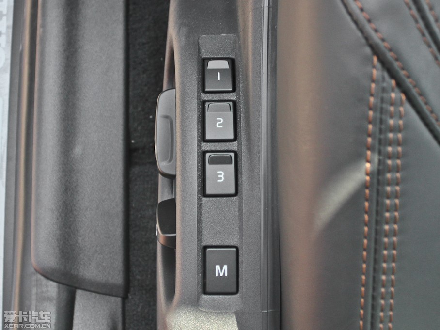 2014֠XC60(M) 3.0T T6ݰ