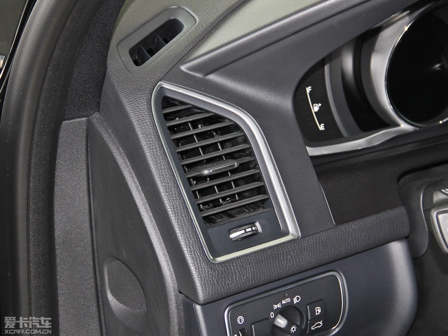 2014֠XC60(M) 2.0T R-Design T5\Ӱ