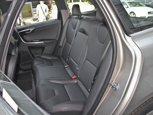 2014款3.0T T6智逸版 后排座椅
