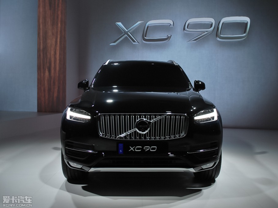 2015֠XC90 T8 