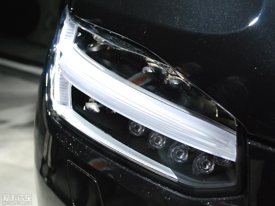 2015���֠���XC90 T8 ������