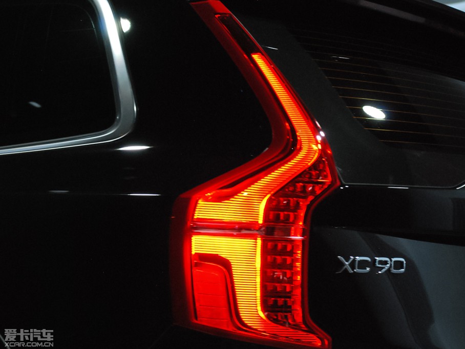 2015���֠���XC90 T8 ������