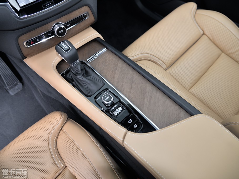 2015���֠���XC90 T6 ������