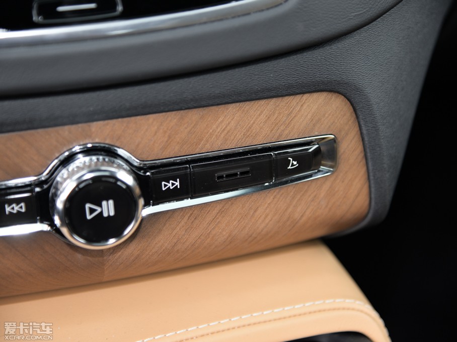 2015���֠���XC90 T6 ������