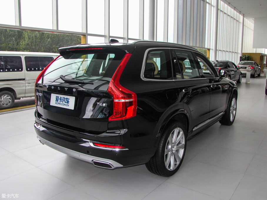 2015֠XC90 T6  5