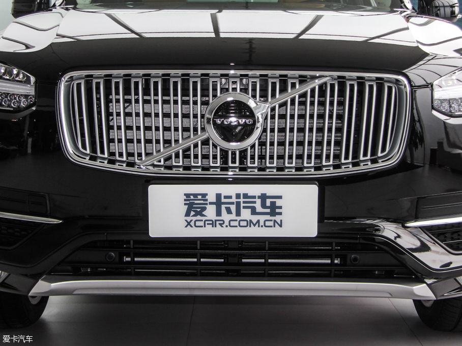 2015֠XC90 T6  5