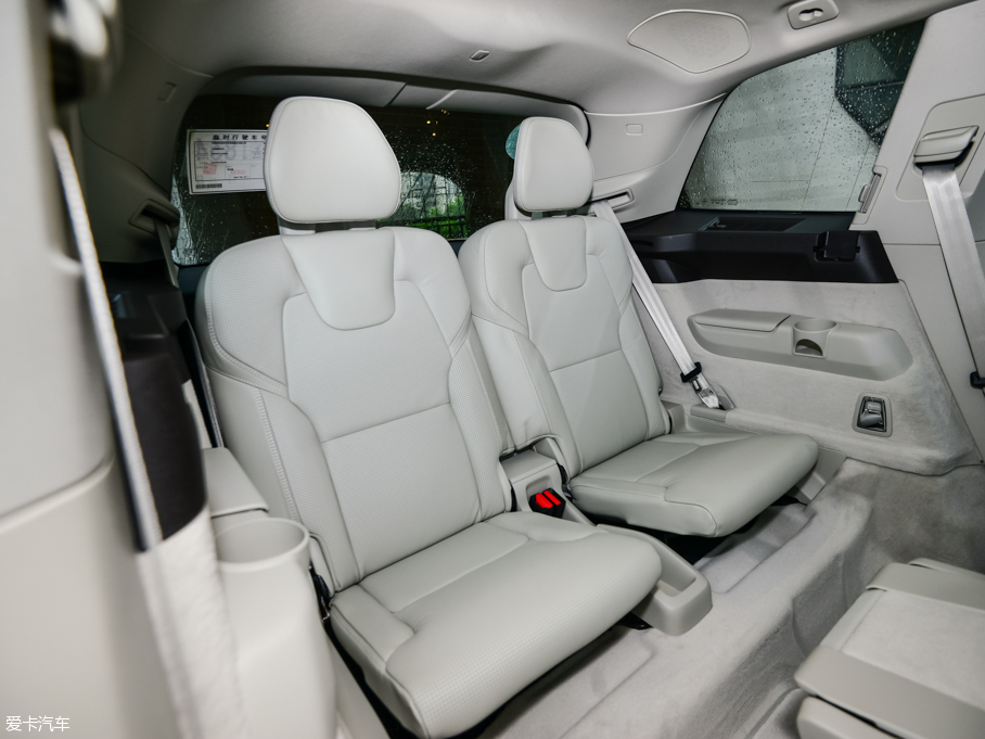 2015֠XC90 T6  7