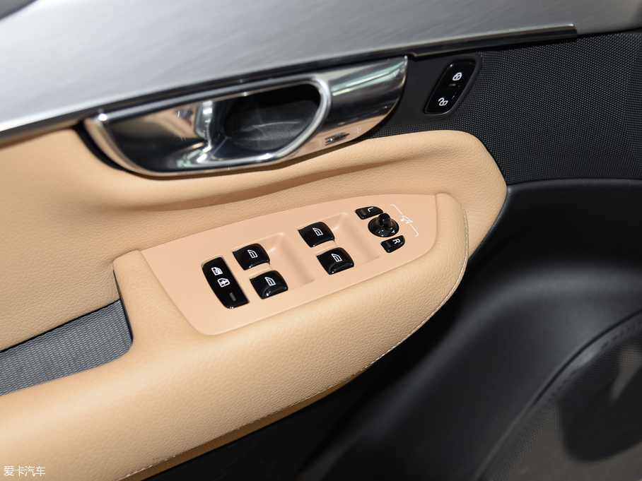 2015���֠���XC90 T6 ���ݰ� 7��