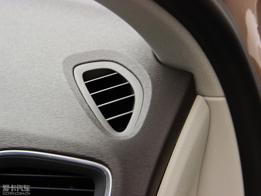 2014���֠���V40 2.0T T5 �����