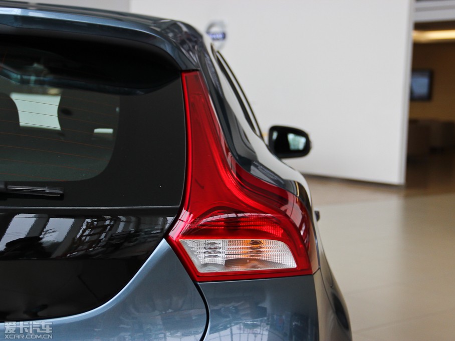 2014���֠���V40 2.0T ���ݰ�