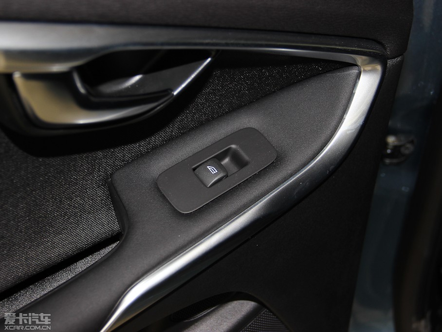 2014���֠���V40 2.0T ���ݰ�