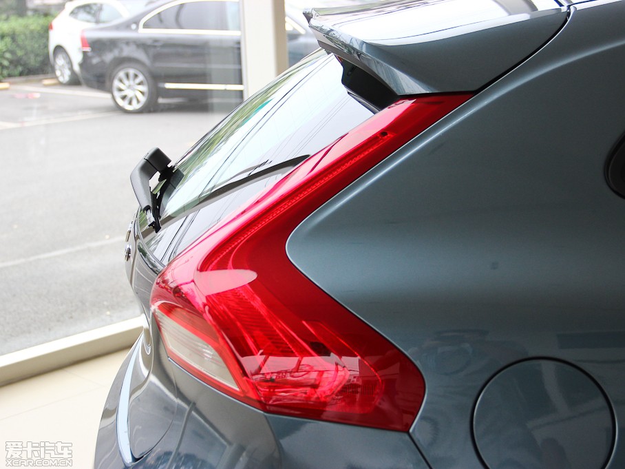2014���֠���V40 2.0T ���ݰ�