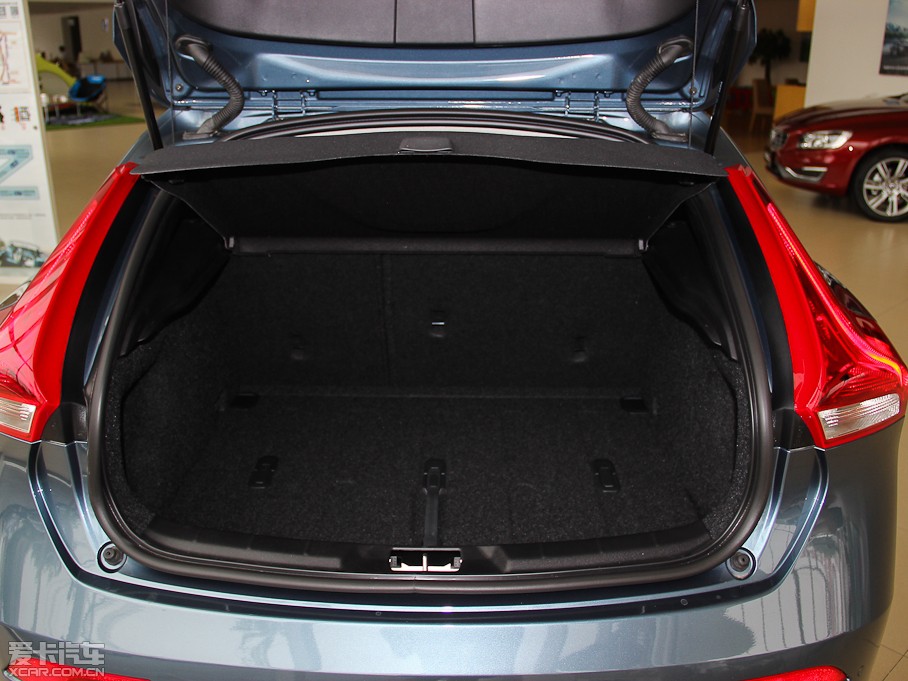 2014���֠���V40 2.0T ���ݰ�