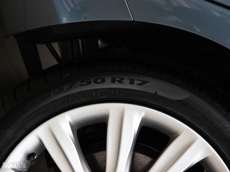 2014���֠���V40 2.0T ���ݰ�