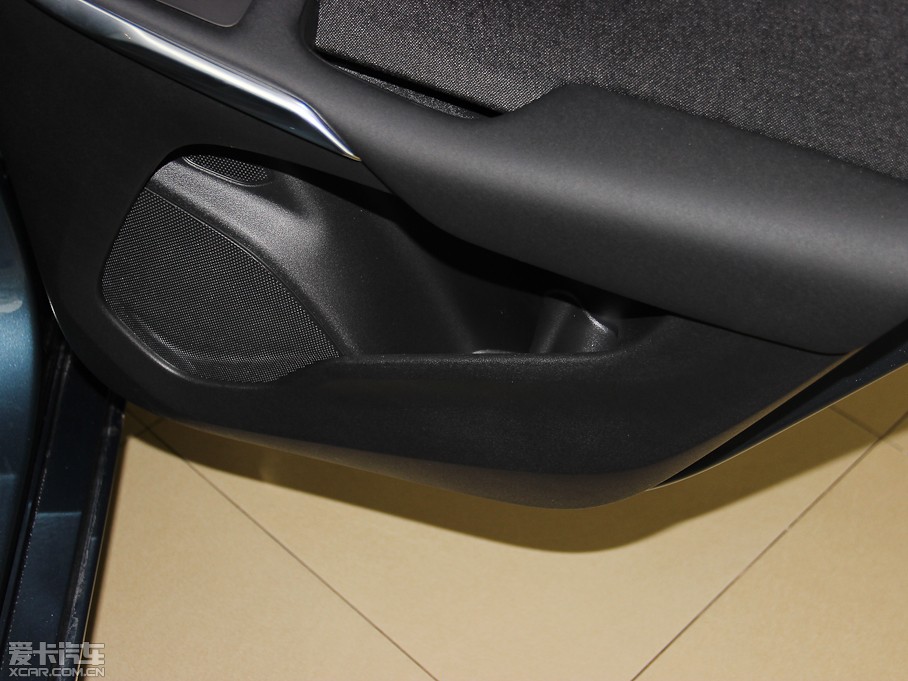 2014���֠���V40 2.0T ���ݰ�