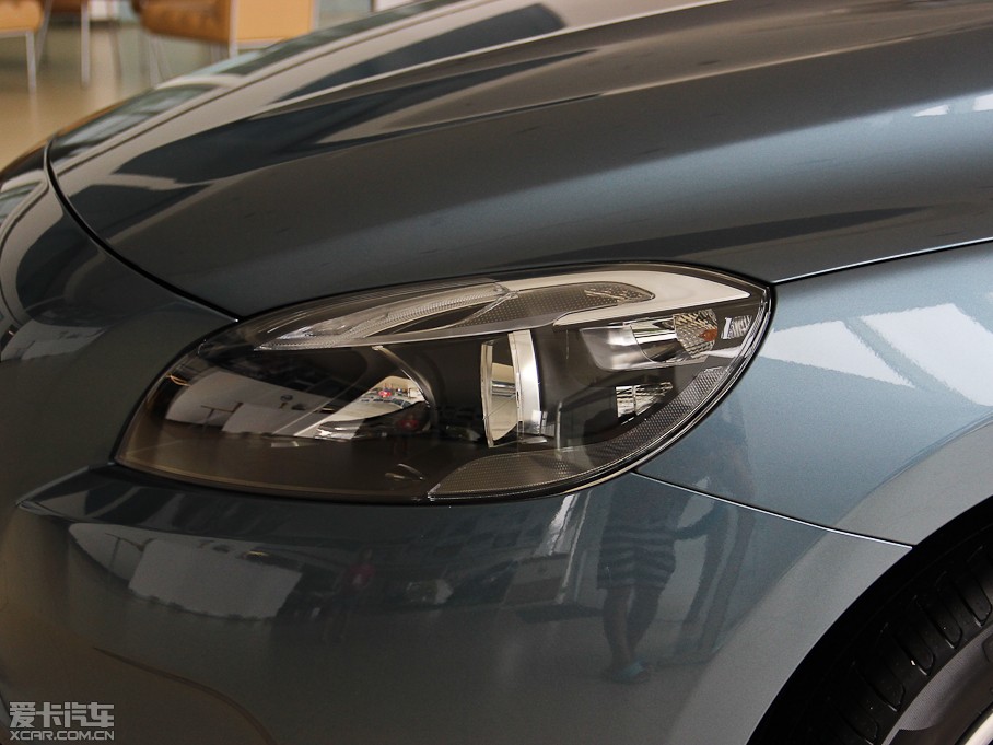 2014���֠���V40 2.0T ���ݰ�