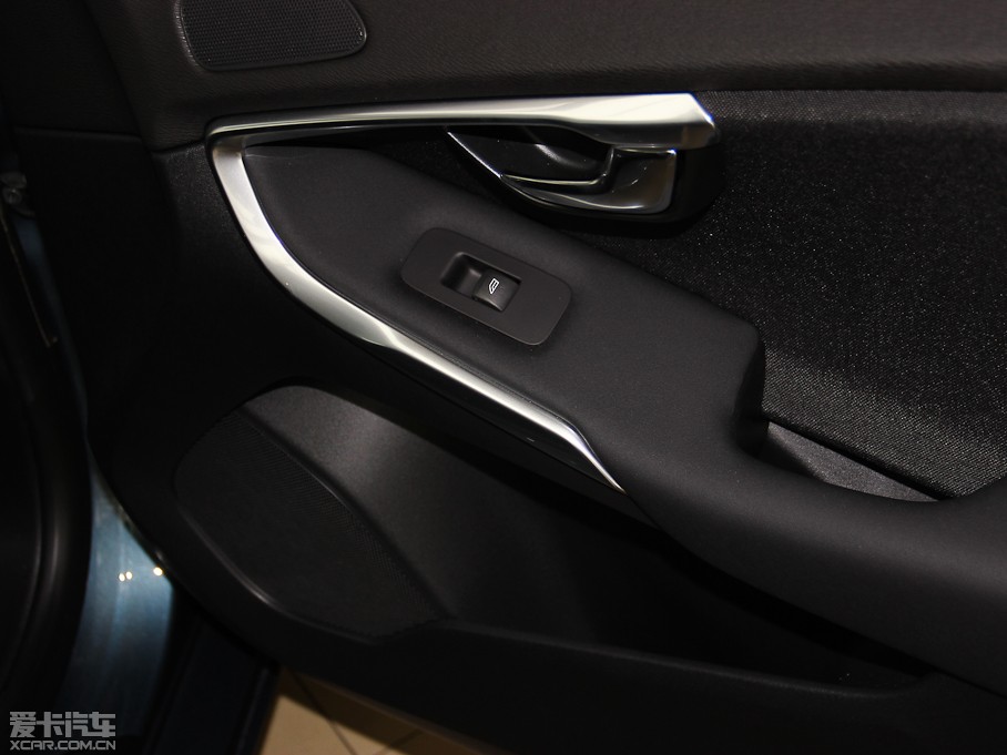 2014���֠���V40 2.0T ���ݰ�