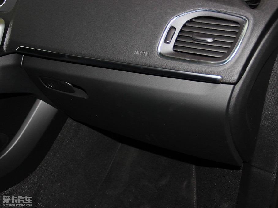 2014���֠���V40 2.0T ���ݰ�