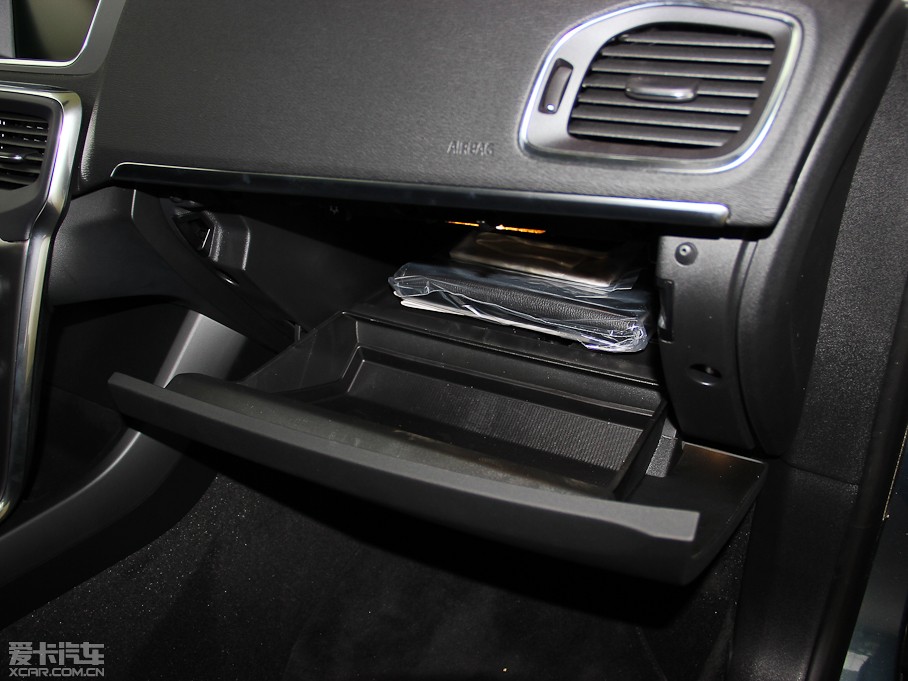 2014���֠���V40 2.0T ���ݰ�