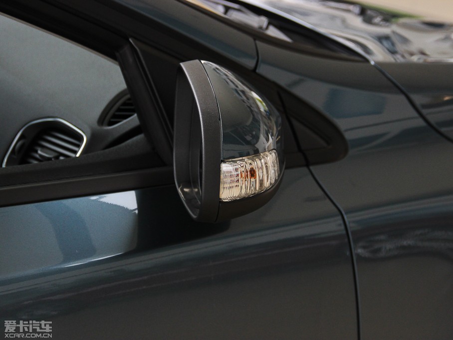 2014���֠���V40 2.0T ���ݰ�