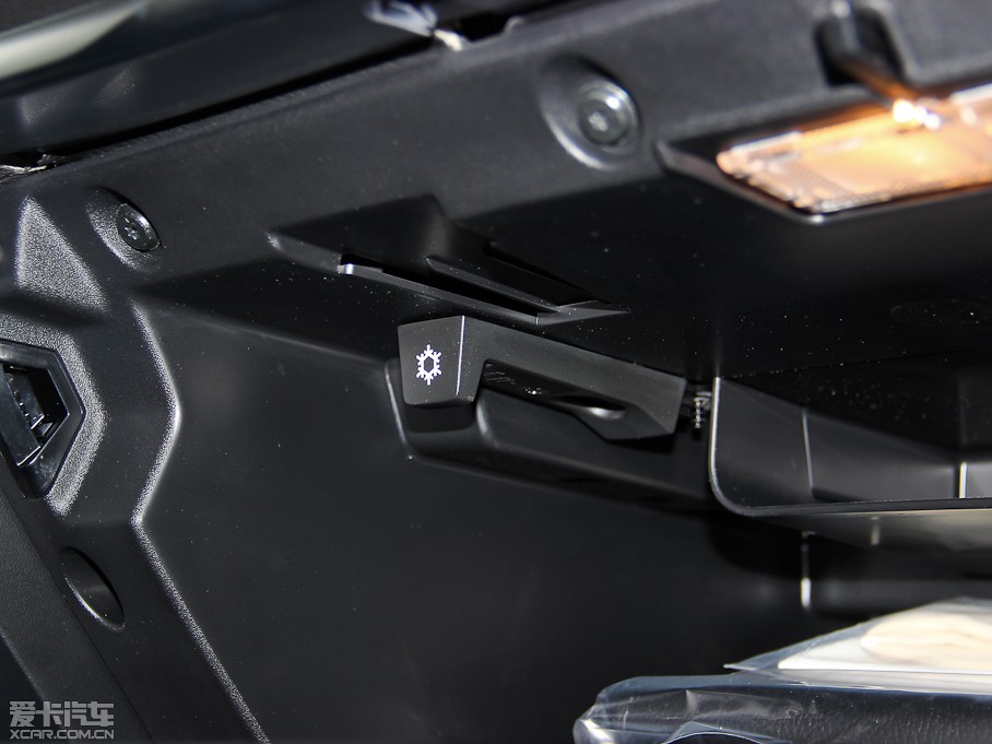 2014���֠���V40 2.0T ���ݰ�