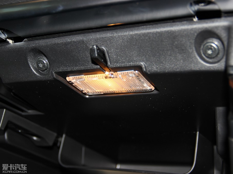 2014���֠���V40 2.0T ���ݰ�