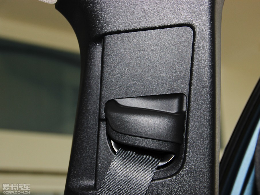 2014���֠���V40 2.0T ���ݰ�