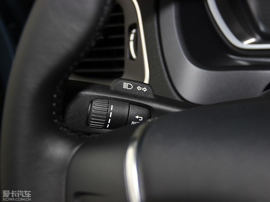 2014���֠���V40 2.0T ���ݰ�