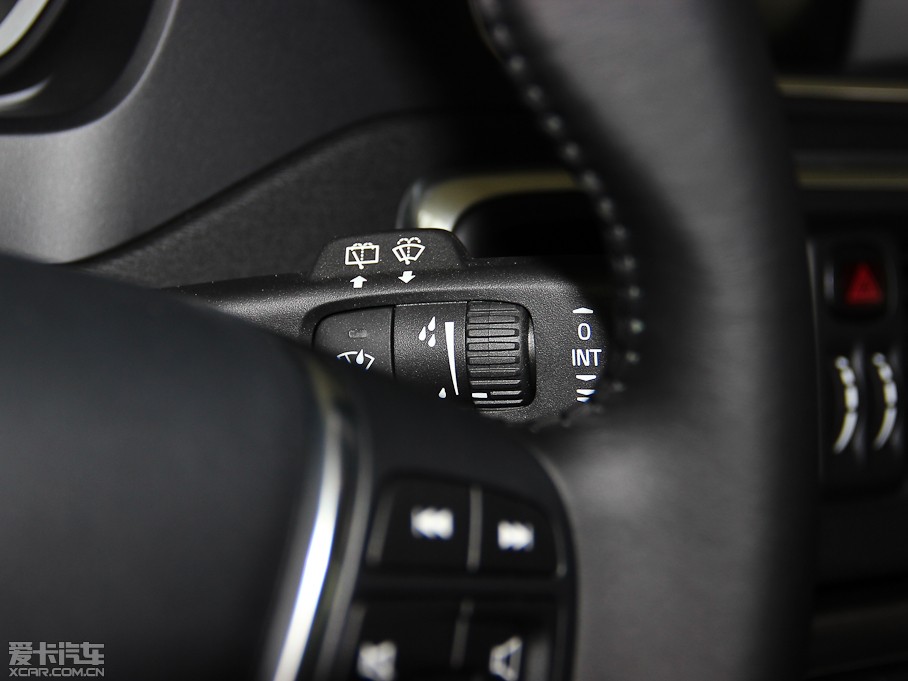 2014���֠���V40 2.0T ���ݰ�