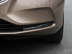 2014款2.0T T5 智尊版 前雾灯