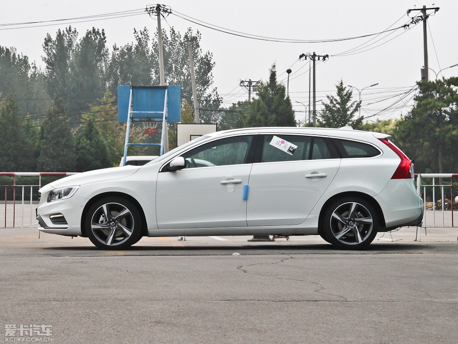 2015ֶV60 2.0T T5  ˶