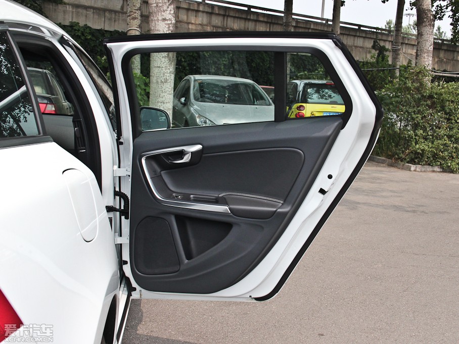 2015֠V60 2.0T T5  \Ӱ