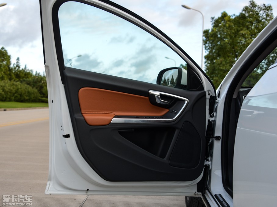 2015֠V60 2.0T T5 Ű