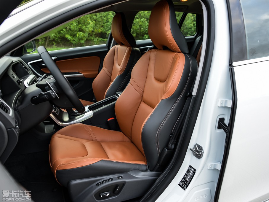 2015֠V60 2.0T T5 Ű