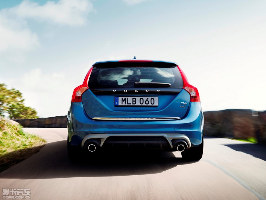 2015���֠���V60 Hybrid R-Design