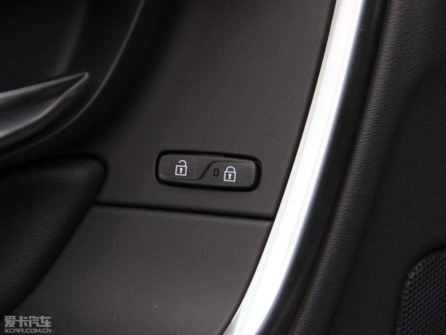 2015֠V60 2.0T T5  \Ӱ