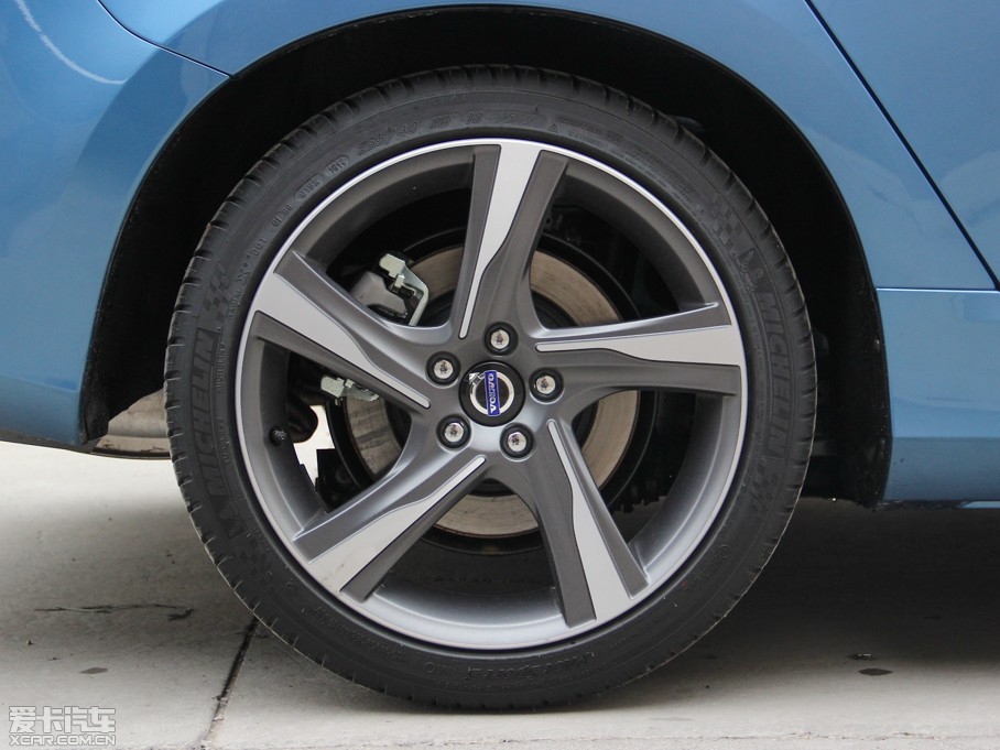 2015���֠���V60 2.0T T5 ���� �����\�Ӱ�