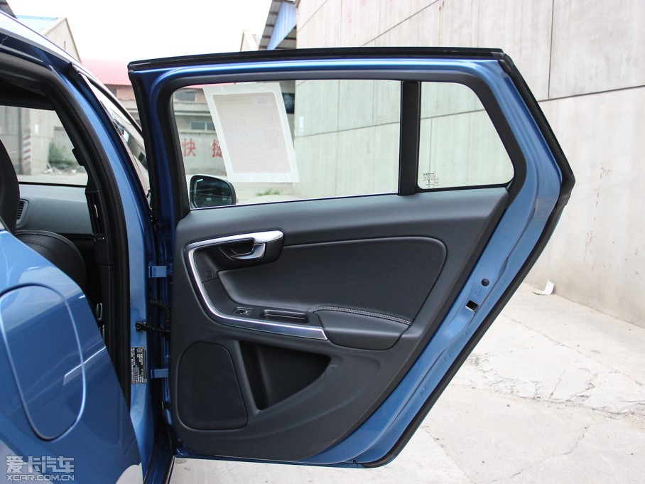 2015֠V60 2.0T T5  \Ӱ