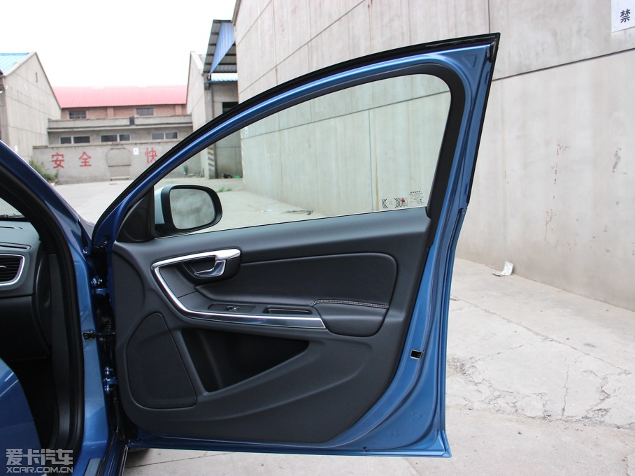 2015֠V60 2.0T T5  (g)\(yn)(dng)