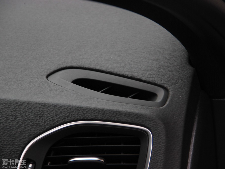 2015֠V60 2.0T T5  (g)\(yn)Ӱ