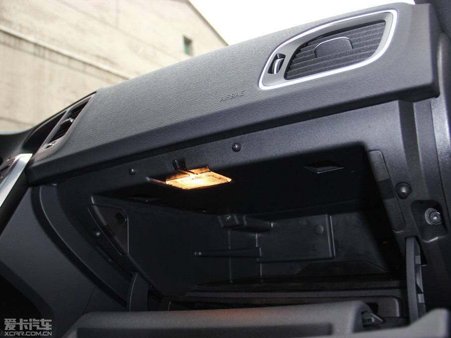 2015֠V60 2.0T T5  \Ӱ