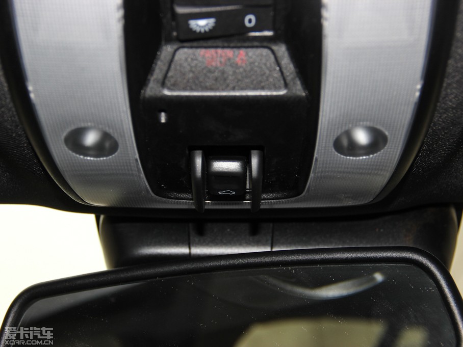 2015֠V60 2.0T T5  \Ӱ