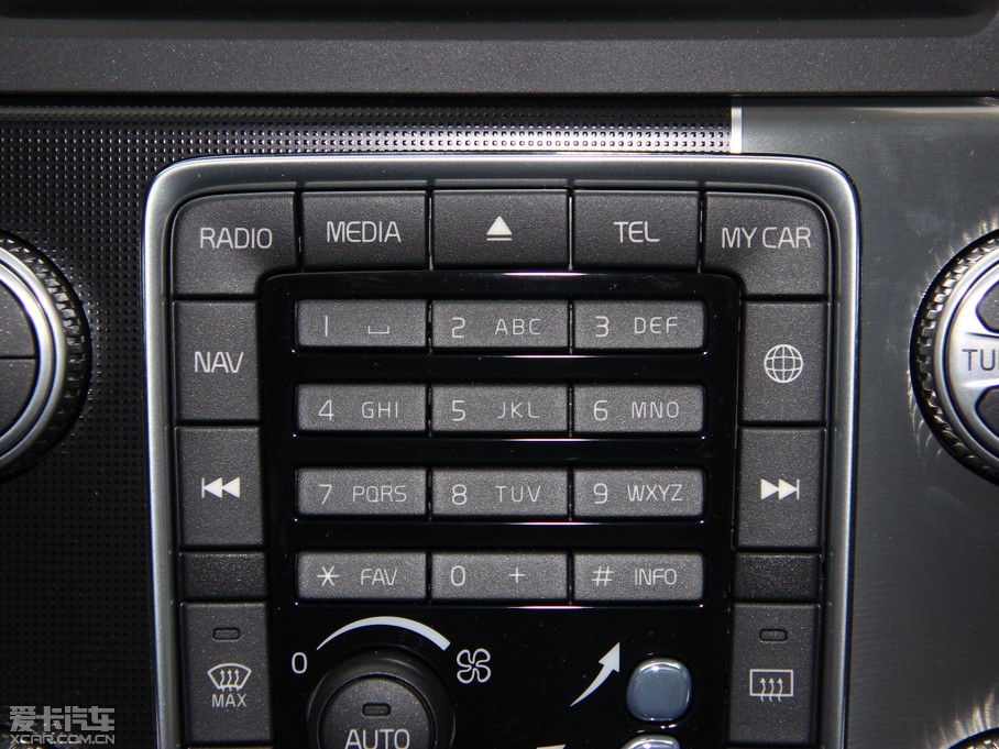 2015���֠���V60 2.0T T5 ���� �����\�Ӱ�