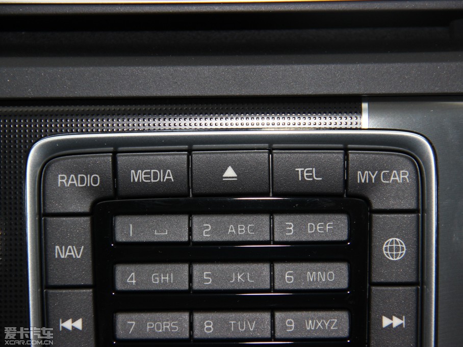 2015���֠���V60 2.0T T5 ���� �����\�Ӱ�