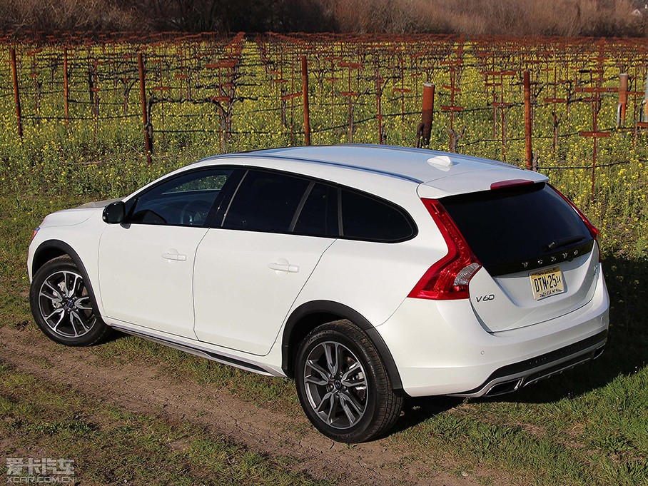 2016V60 Cross Country Ͱ